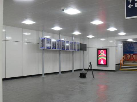 CLAPHAM JUNCTION STATION - TICKET HALL REFURBISHMENT